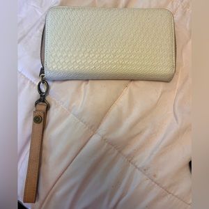 Thirty One wristlet